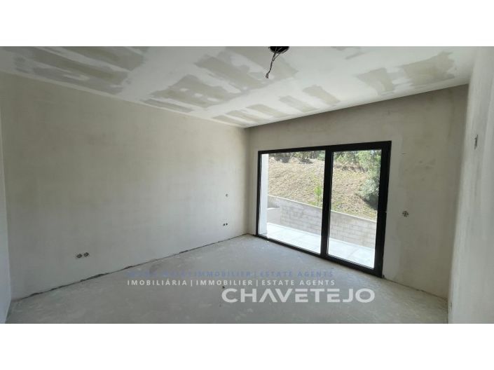 Image No.8-4 Bed House for sale