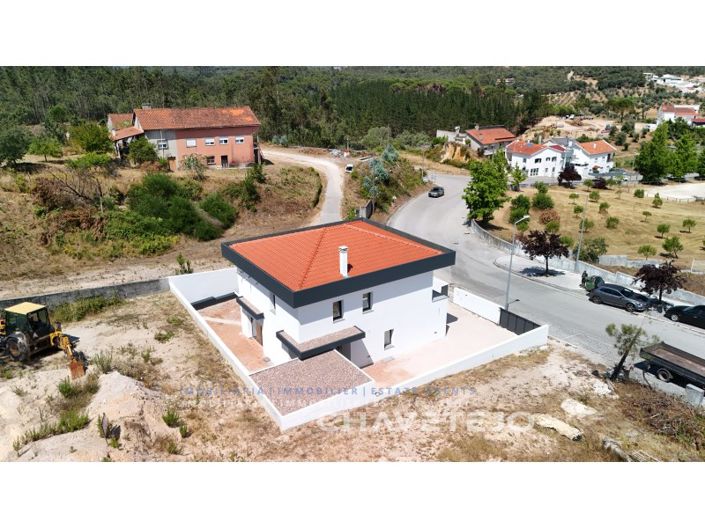 Image No.8-4 Bed House for sale