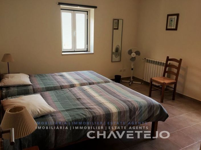 Image No.26-6 Bed House for sale