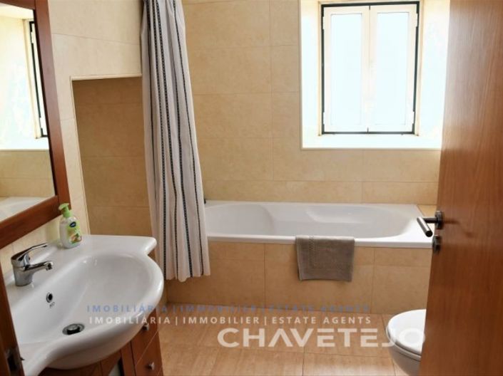 Image No.28-6 Bed House for sale