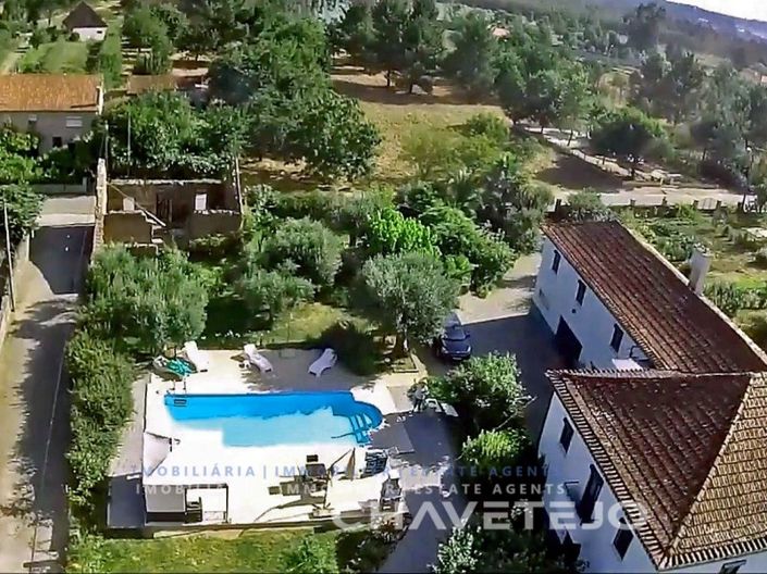 Image No.2-Maison de 5 chambres à vendre à Tabua