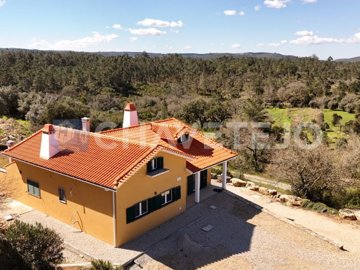 1 - Ansião, House