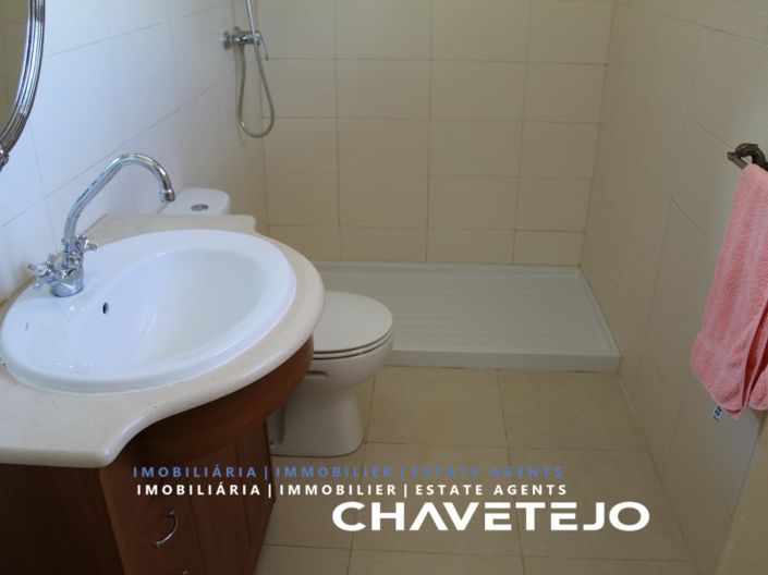 Image No.11-7 Bed House for sale