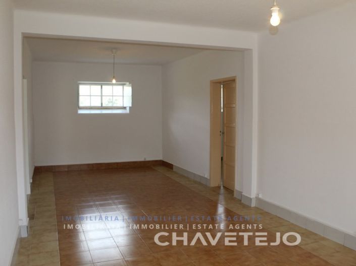 Image No.16-7 Bed House for sale