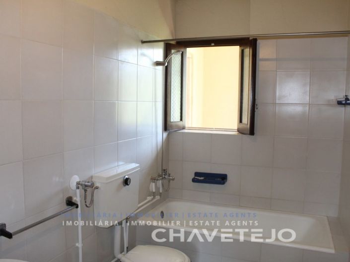 Image No.19-7 Bed House for sale