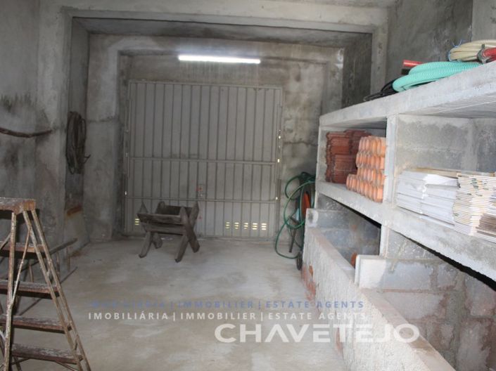 Image No.37-7 Bed House for sale