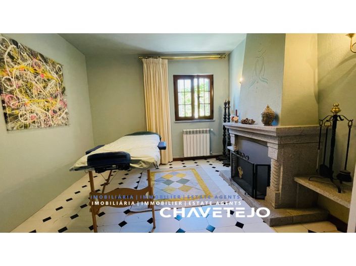 Image No.14-6 Bed Farmhouse for sale