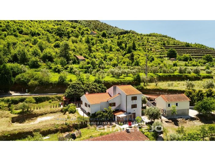 Image No.62-6 Bed Farmhouse for sale