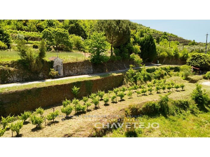 Image No.68-6 Bed Farmhouse for sale