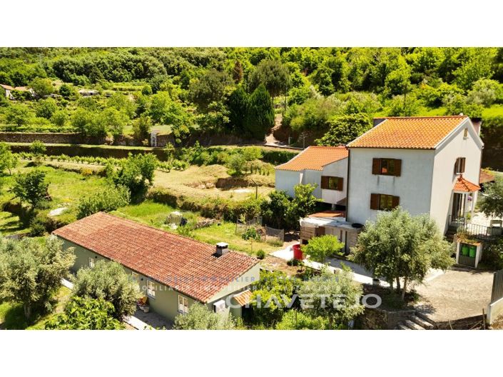 Image No.72-6 Bed Farmhouse for sale