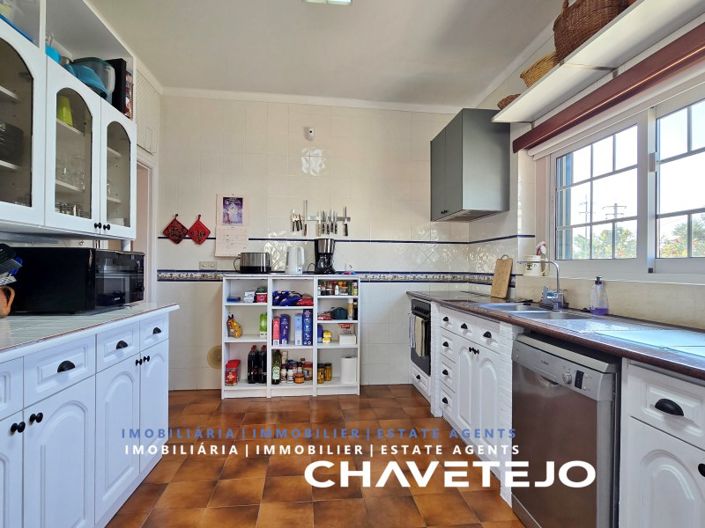 Image No.10-3 Bed House for sale