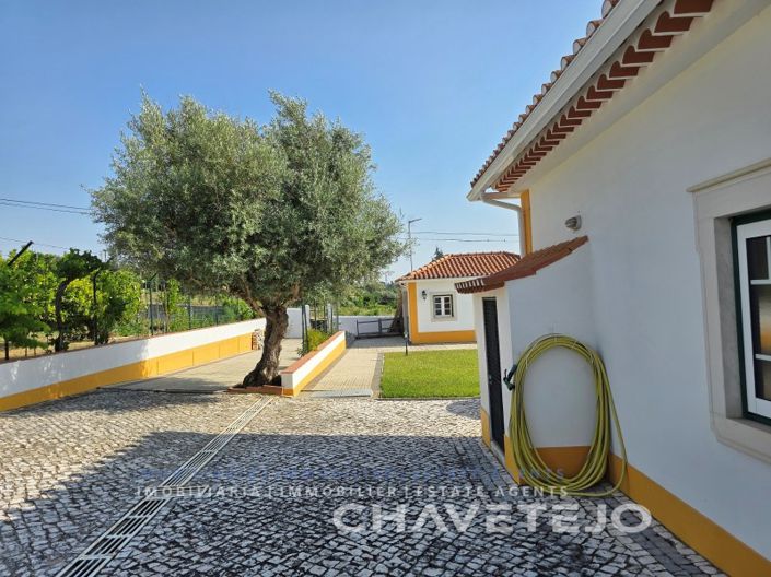 Image No.104-3 Bed House for sale