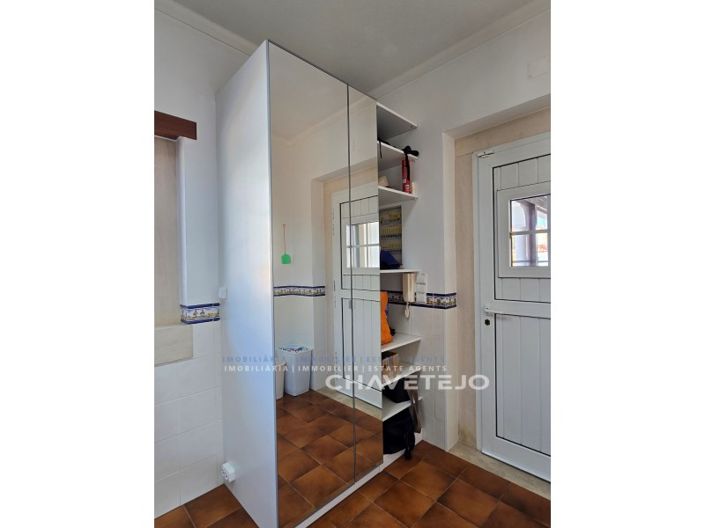 Image No.11-3 Bed House for sale