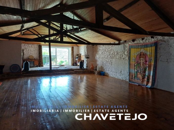 Image No.43-10 Bed Farmhouse for sale