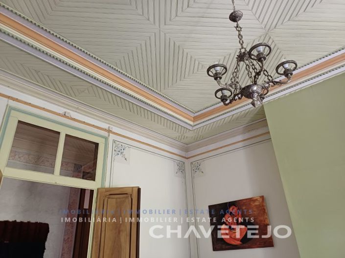 Image No.56-10 Bed Farmhouse for sale