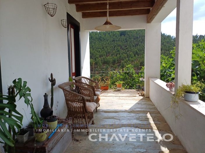 Image No.75-10 Bed Farmhouse for sale