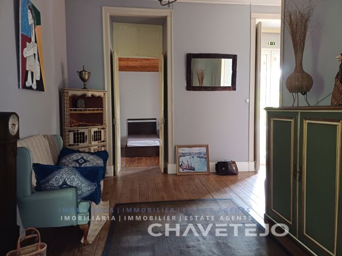 Image No.83-10 Bed Farmhouse for sale