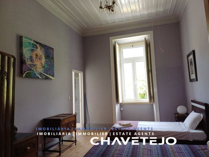 Image No.85-10 Bed Farmhouse for sale