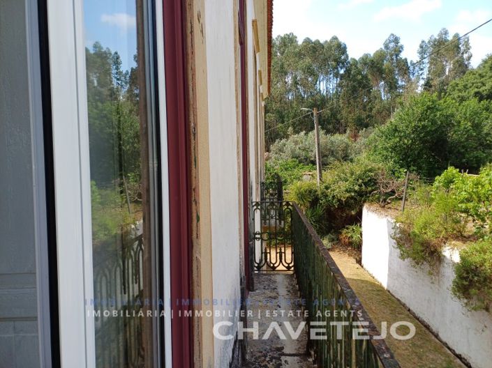 Image No.87-10 Bed Farmhouse for sale