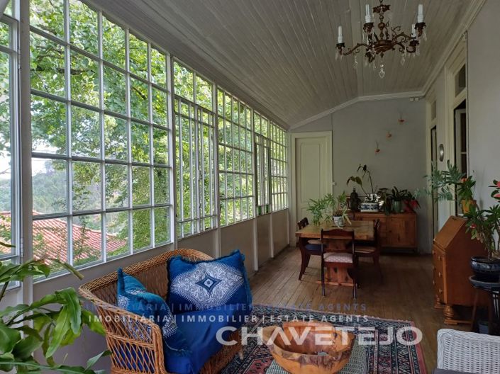 Image No.94-10 Bed Farmhouse for sale