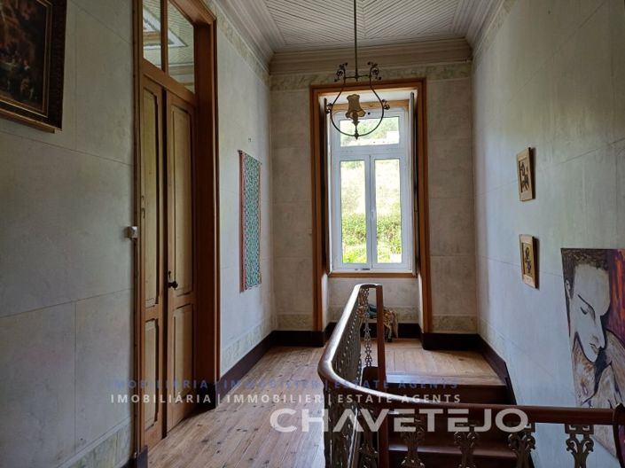 Image No.95-10 Bed Farmhouse for sale