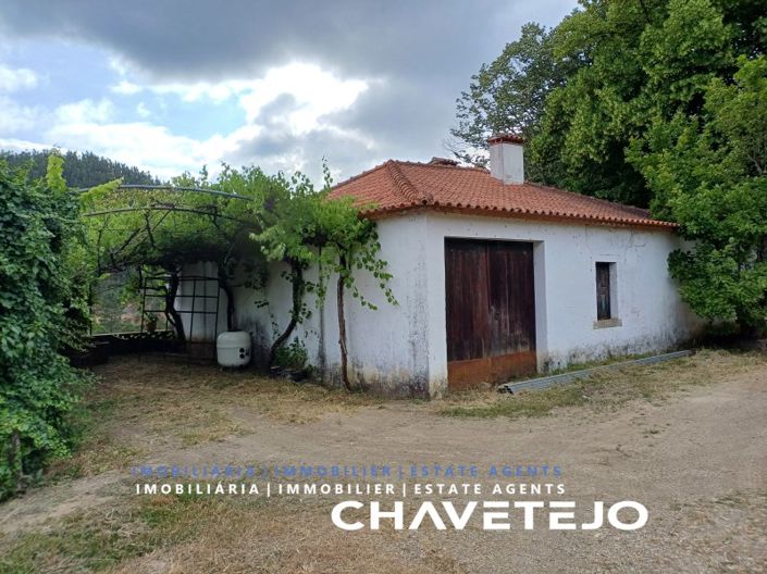 Image No.98-10 Bed Farmhouse for sale