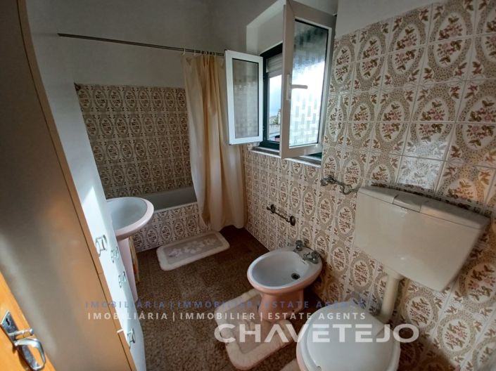 Image No.12-3 Bed House for sale