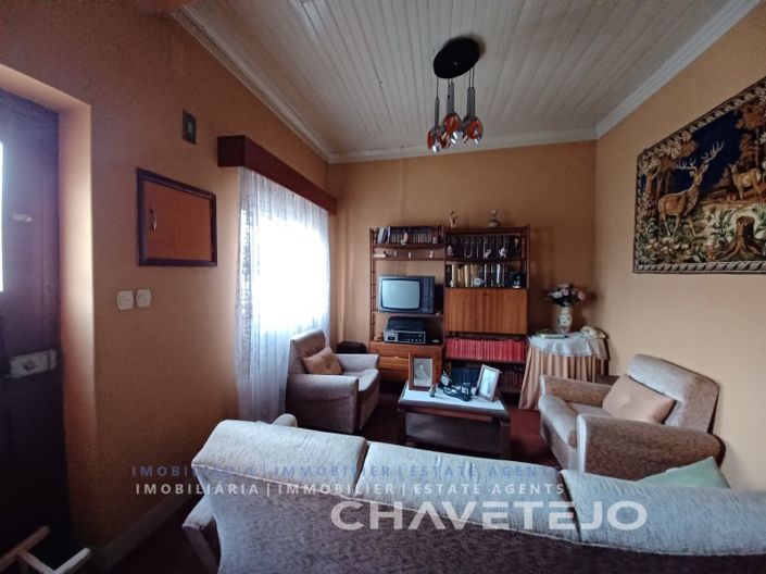 Image No.8-3 Bed House for sale