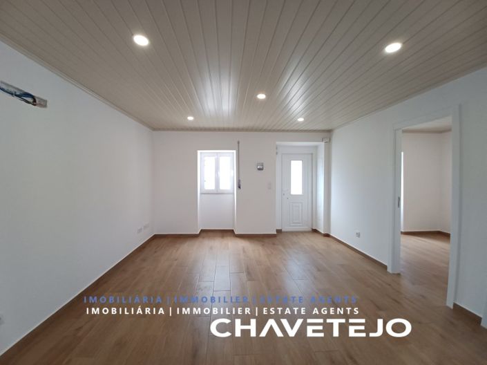 Image No.13-2 Bed House for sale