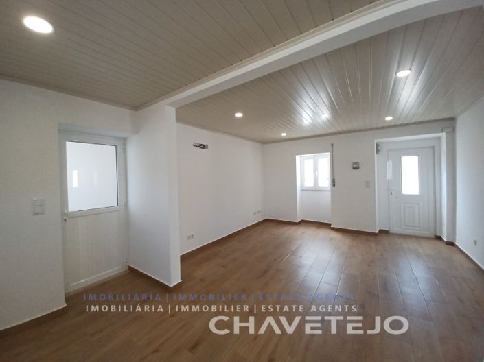 Image No.15-2 Bed House for sale