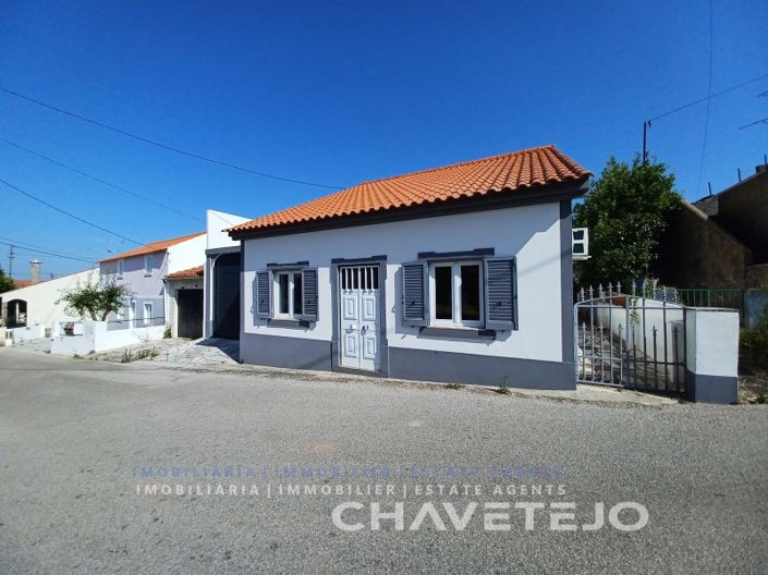 Image No.1-2 Bed House for sale