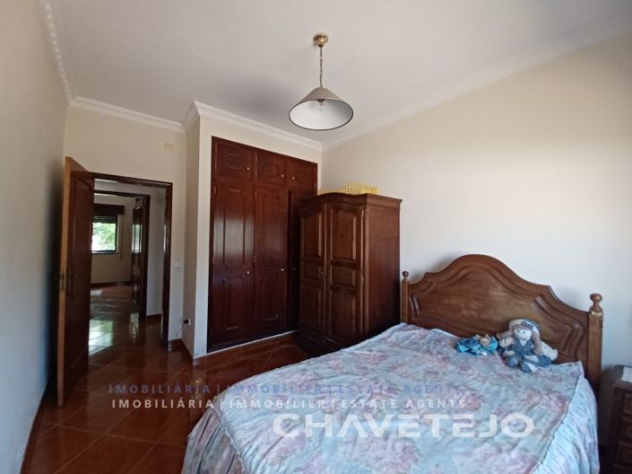 Image No.18-3 Bed House for sale