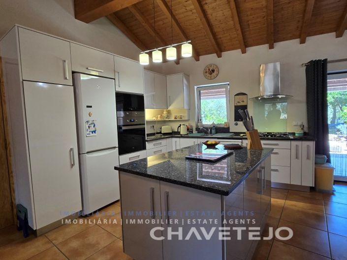 Image No.10-3 Bed House for sale