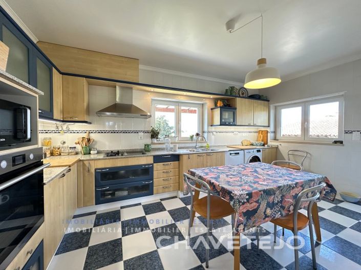 Image No.15-5 Bed House for sale