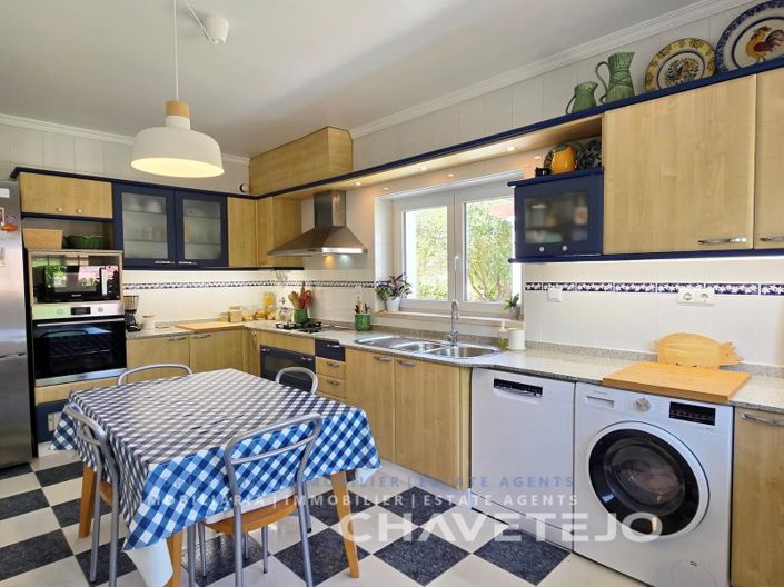 Image No.16-5 Bed House for sale