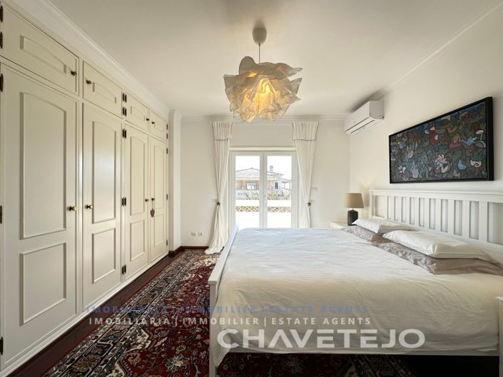 Image No.30-5 Bed House for sale