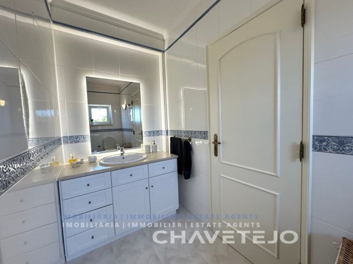 Image No.33-5 Bed House for sale