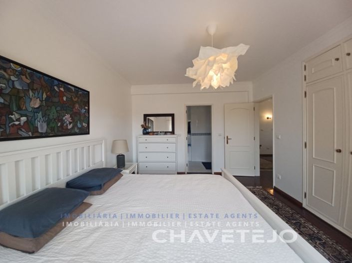 Image No.40-5 Bed House for sale