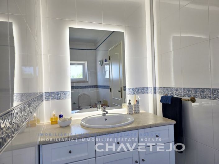 Image No.42-5 Bed House for sale