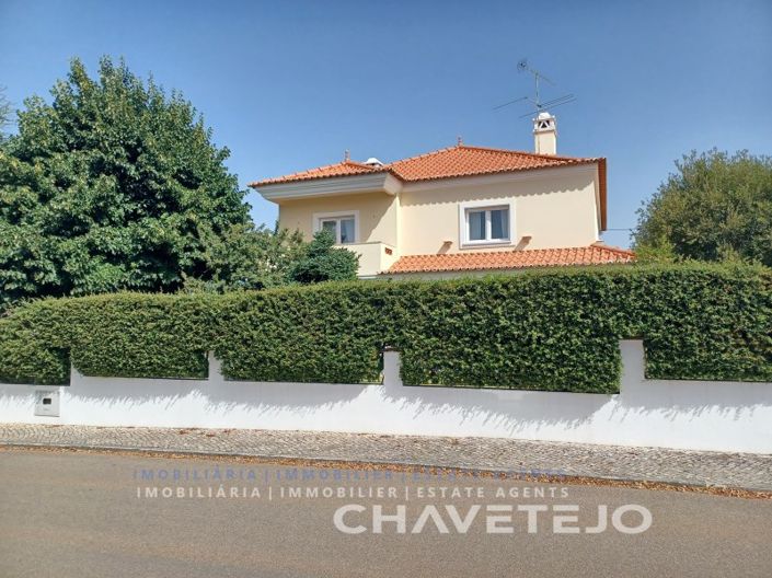 Image No.65-5 Bed House for sale