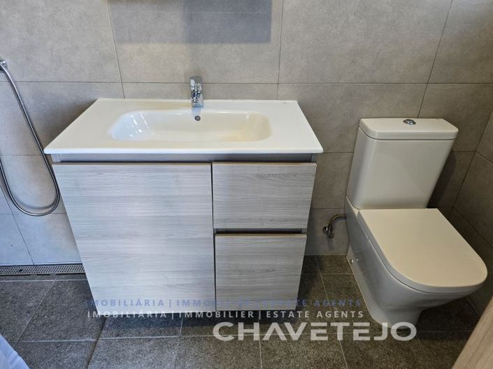 Image No.15-3 Bed House for sale