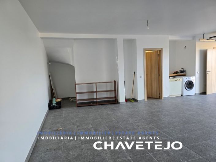 Image No.17-3 Bed House for sale