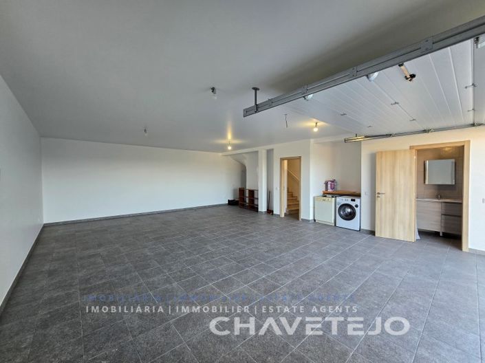 Image No.18-3 Bed House for sale