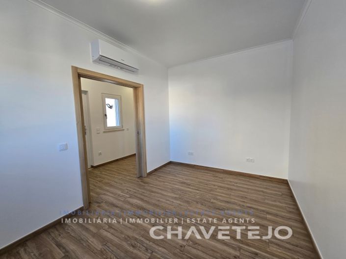 Image No.28-3 Bed House for sale