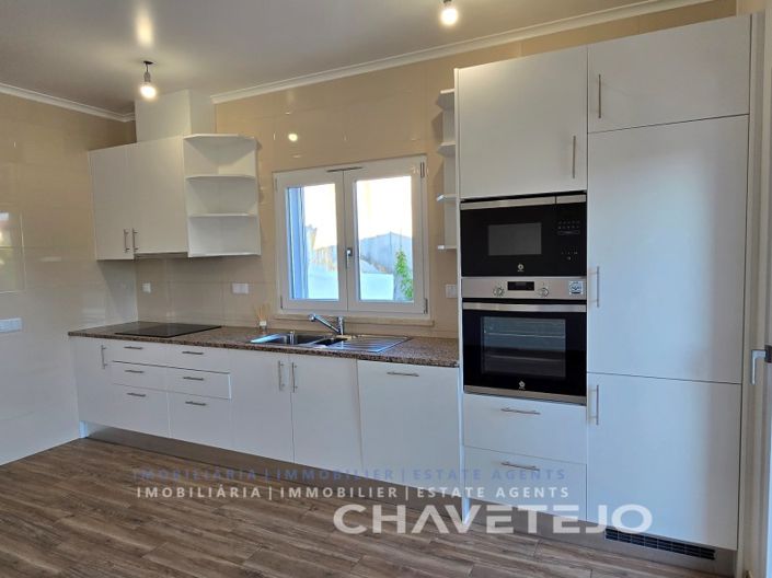 Image No.36-3 Bed House for sale