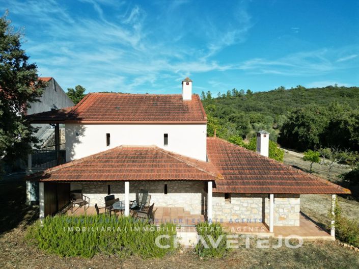 Image No.6-5 Bed House for sale