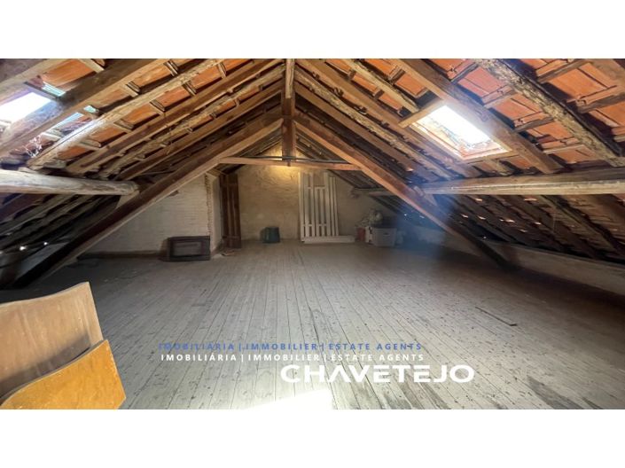 Image No.33-7 Bed Farmhouse for sale