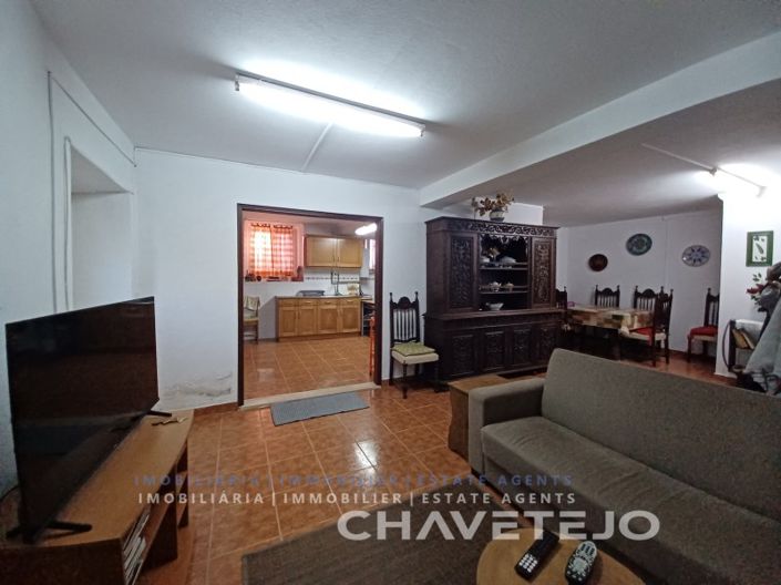 Image No.16-4 Bed House for sale