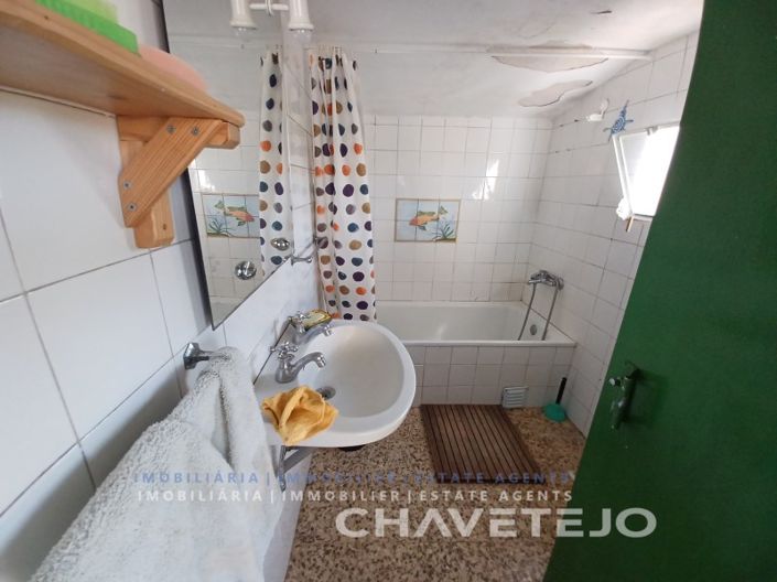 Image No.12-3 Bed House for sale