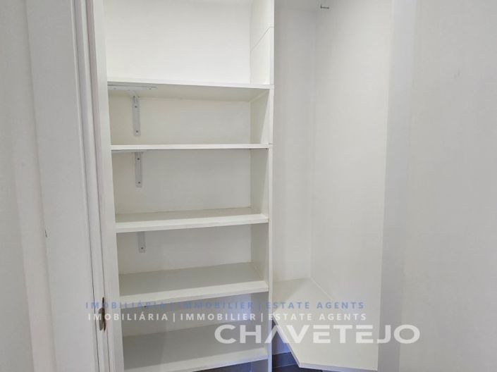 Image No.10-2 Bed House for sale